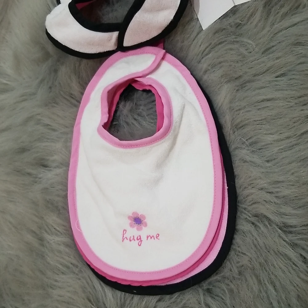 Baby essentials bibs - Picture 2 of 4